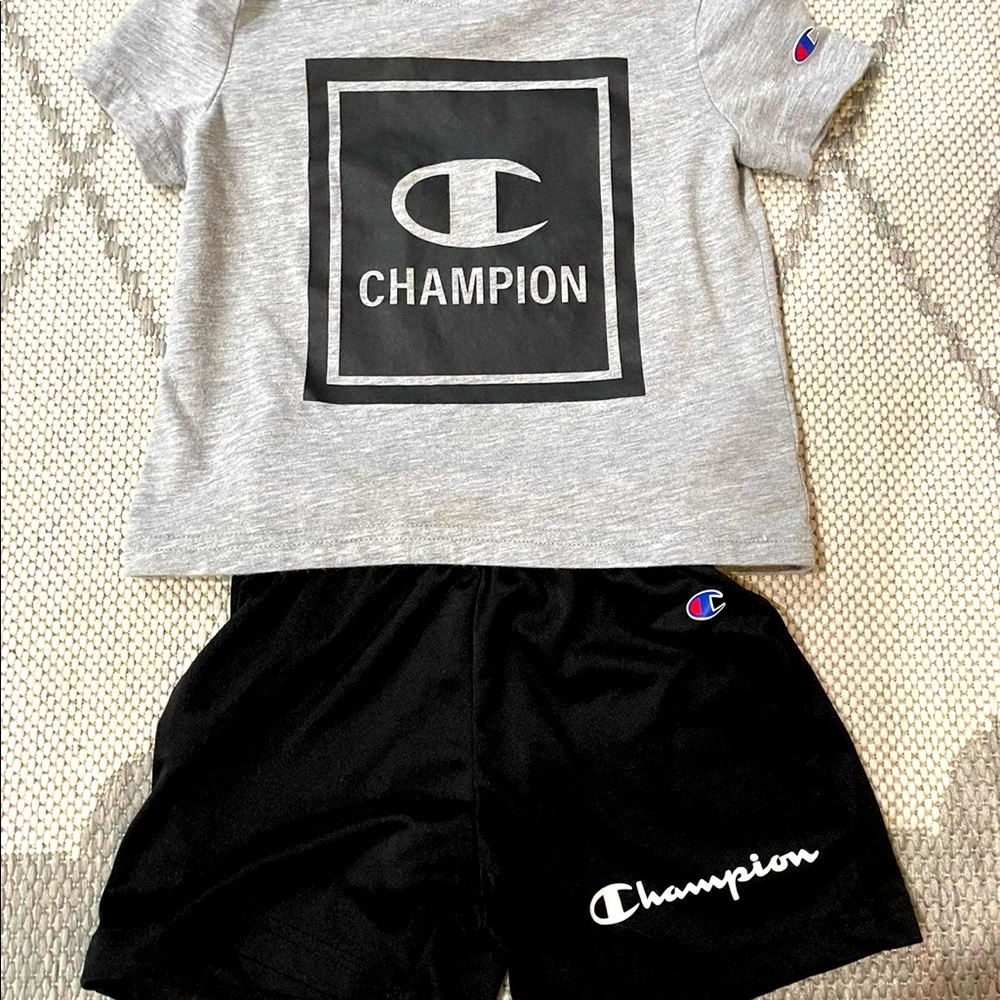 Champion outfit 2T